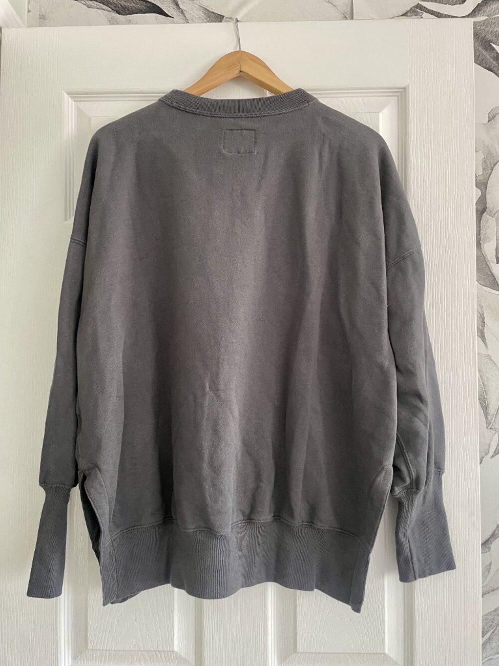 Def Leppard “Nine Lives” Graphic Sweatshirt – Abercrombie Soft A&F Collection L - Picture 5 of 6